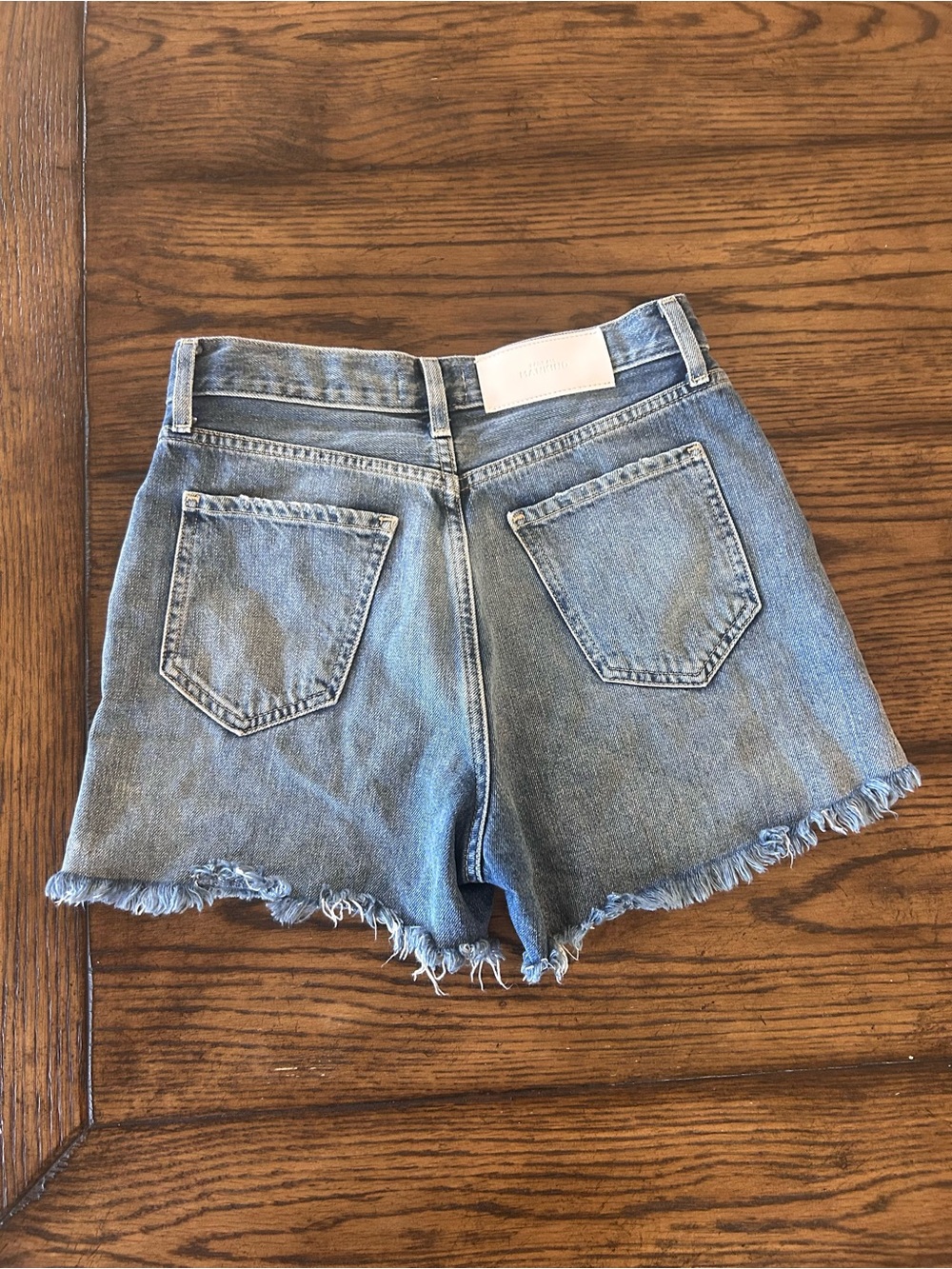 7 For All Mankind Easy Ruby Cut Off Short - Picture 3 of 11